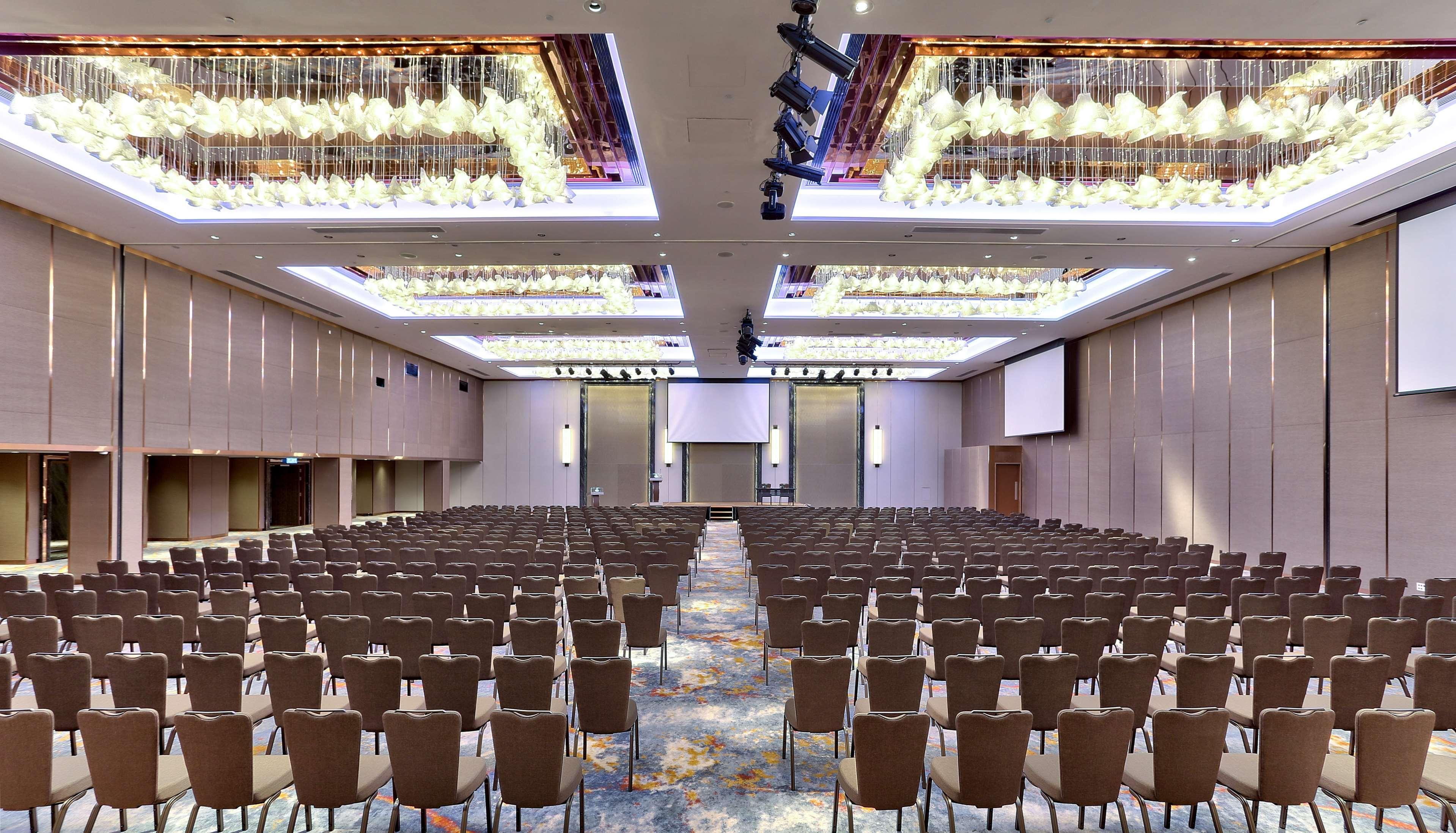 Hilton Kota Kinabalu Otel Dış mekan fotoğraf The Grand Ballroom
