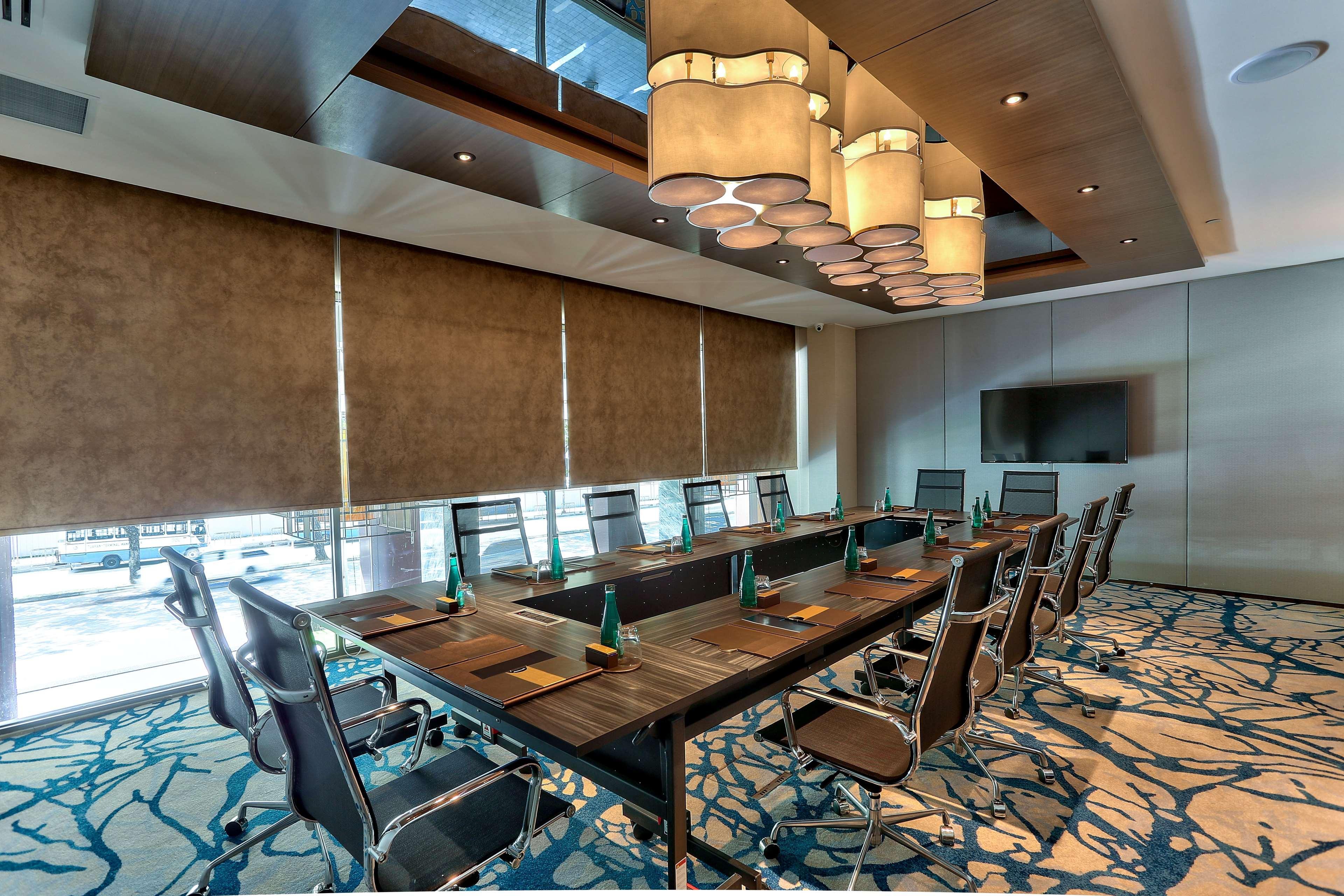 Hilton Kota Kinabalu Otel Dış mekan fotoğraf Meeting room