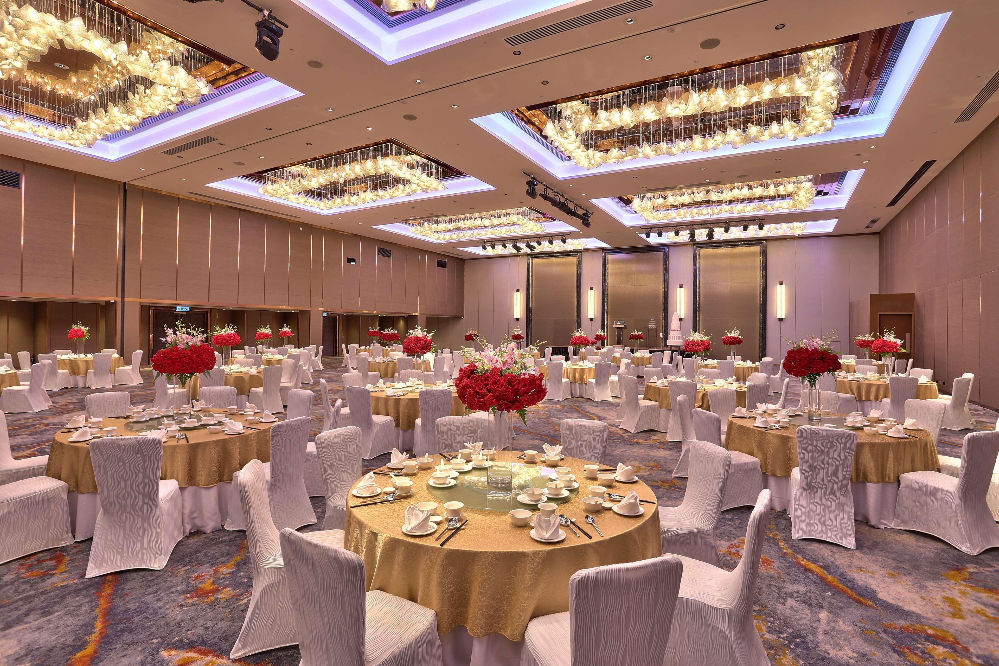 Hilton Kota Kinabalu Otel Dış mekan fotoğraf The Grand Ballroom
