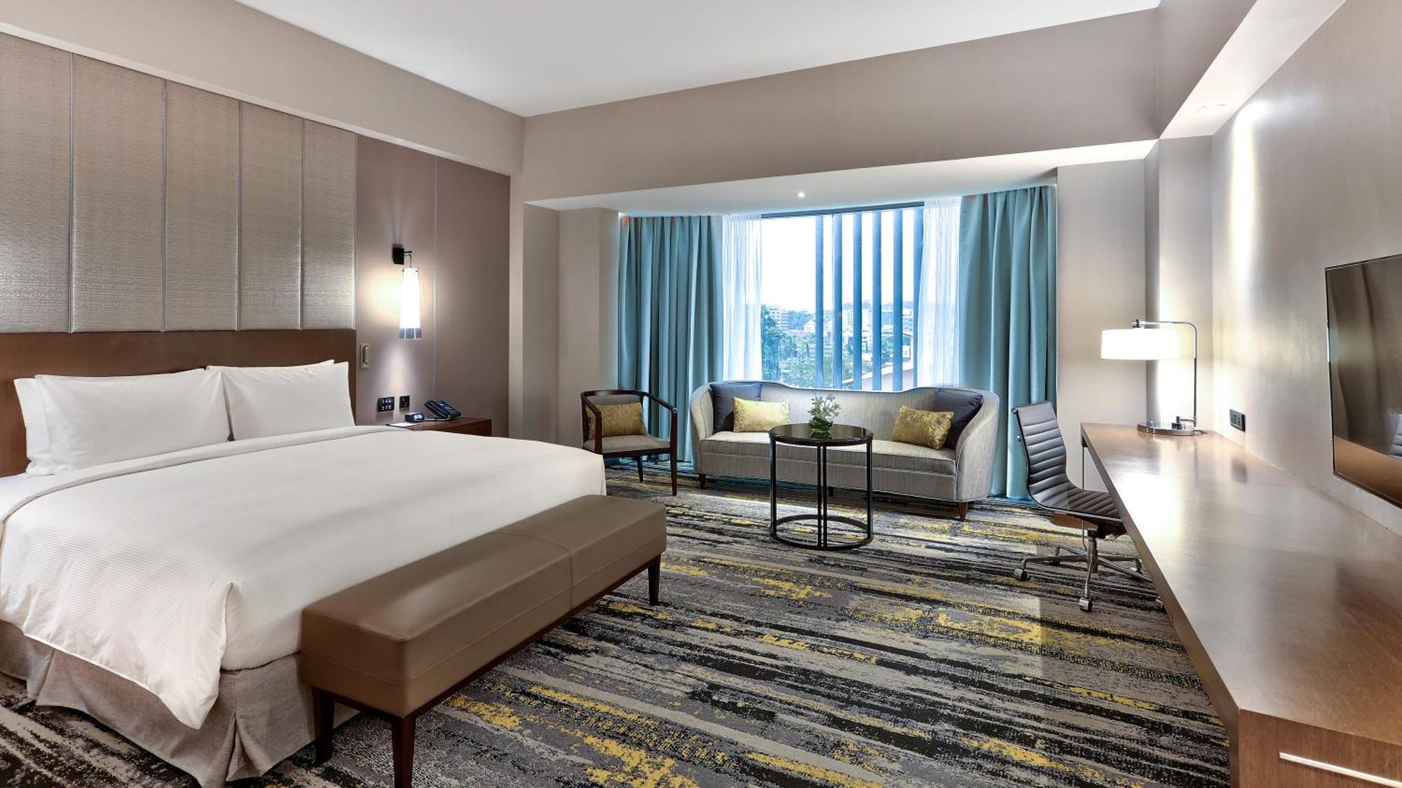 Hilton Kota Kinabalu Otel Dış mekan fotoğraf Deluxe Room