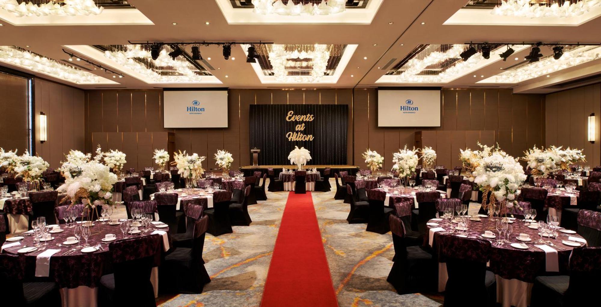 Hilton Kota Kinabalu Otel Dış mekan fotoğraf The ballroom