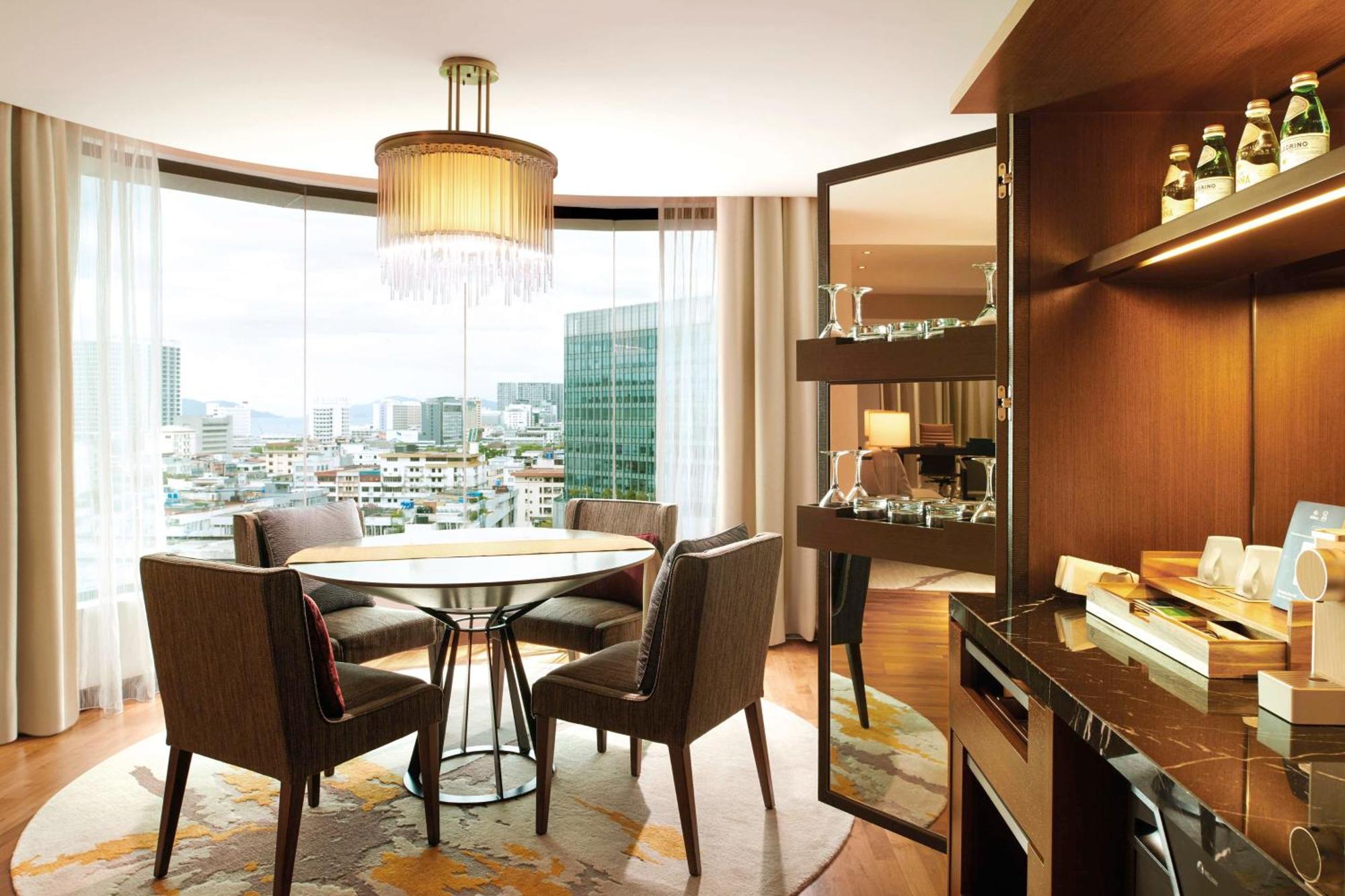 Hilton Kota Kinabalu Otel Dış mekan fotoğraf